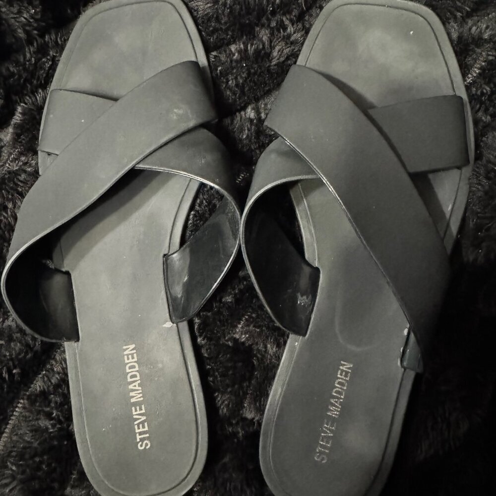 Steve Madden Sandals​